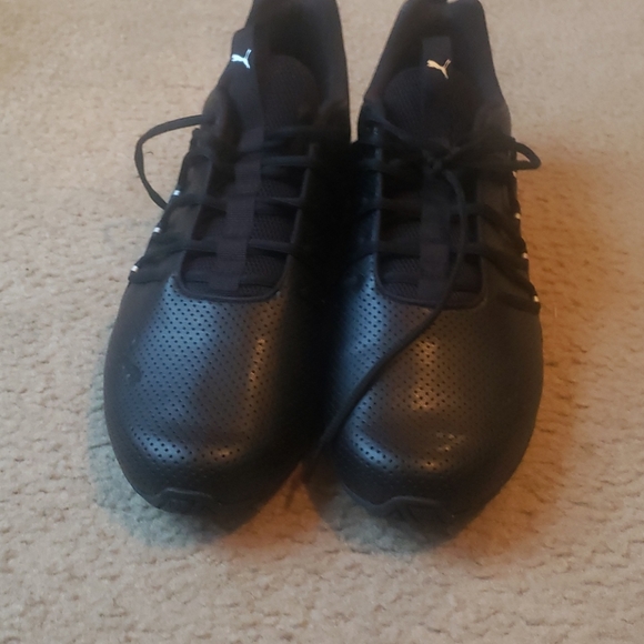 Shoes - Picture 2 of 3